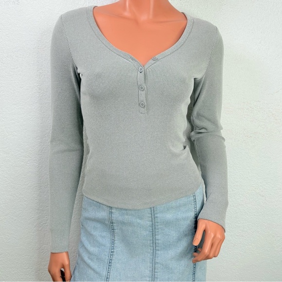 Y2K Hollister Henley Top S Gray Ribbed Knit Scoop Neck Bella 90s Grunge Preppy - Picture 3 of 9